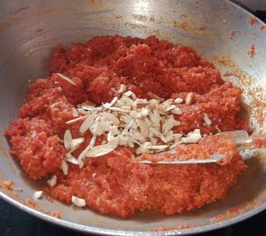 गाजर हलवा रेसिपी मराठी | Gajar Halwa Recipe in Marathi | गाजराचा हलवा । Carrot Halwa