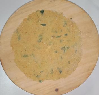 केला मेथी थेपला ((Banana Fenugreek Flat Bread)