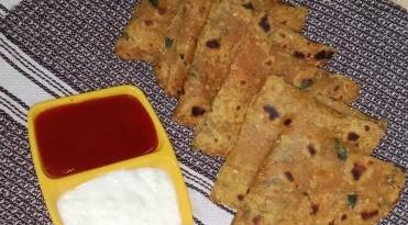 केला मेथी थेपला ((Banana Fenugreek Flat Bread)