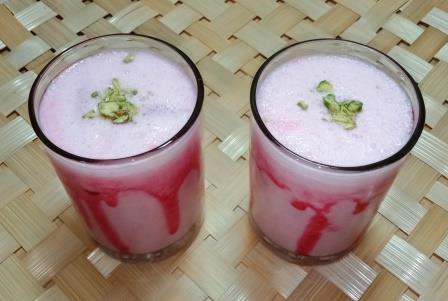 रूह अफ्जा लस्सी रेसिपी | Rooh Afza Lassi Recipe in Hindi