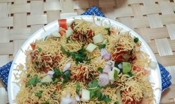 Sev Puri Recipe in Hindi