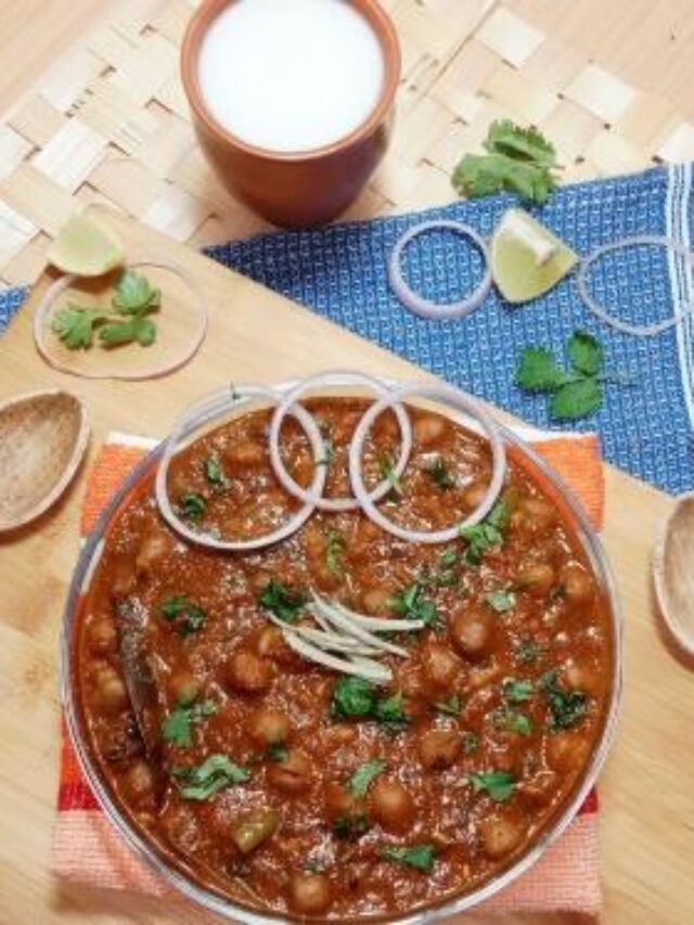 Easy and Tasty Amritsari Chole Recipe in hindi