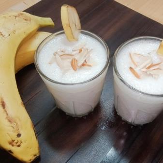 Banana lassi recipe in hindi