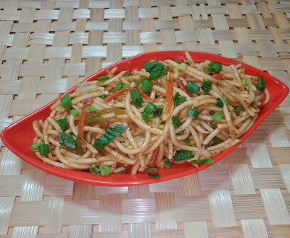 वेज हक्का नूडल्स (Veg Hakka Noodles)