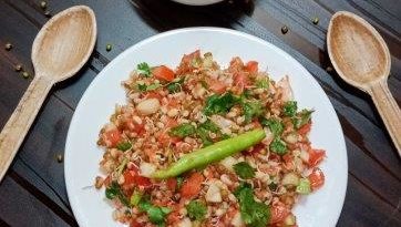 स्प्राउट्स सलाद | Sprouted Moong Salad Recipe In Hindi | अंकुरित मूंग का सलाद