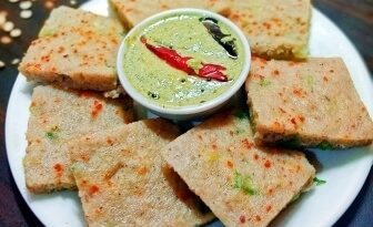 Red Chawli Dal Dhokla Recipe in Hindi