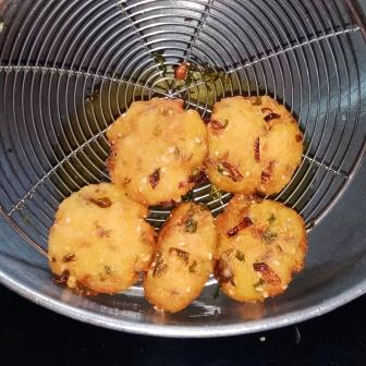 Poha vada recipe in Hindi