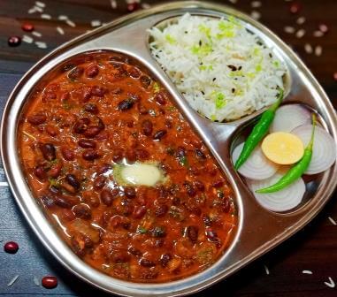 राजमा चावल (Rajma Chawal Recipe In Hindi) 