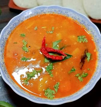 idli sambar chutney |  south indian breakfast with idli, sambar & chutney  | इडली सांभर चटनी 