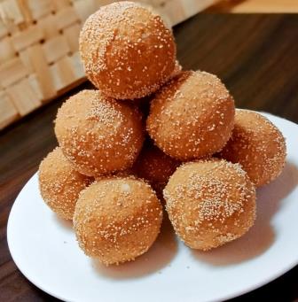 आटा लड्डू रेसिपी  | Wheat Flour Laddu | गेहूँ के आटे के लडडू | आटे के लडडू