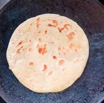 पूरन पोली रेसिपी | Puran Poli Recipe in Hindi |  महाराष्ट्रीयन पूरन पोळी | वेदमी