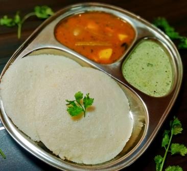 थट्टे इडली रेसिपी | thatte idli in hindi | थट्टे इडली बनाने की विधि | तट्टे इडली या प्लेट इडली