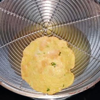 हरे मटर की पूरी रेसिपी | Hare Matar Ki Puri Recipe in Hindi | Matar ki Masala Puri | Matar ki Bedmi Poori | Green Peas masala Poori 