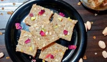 गोंद पाक रेसिपी । Gond Pak Recipe in hindi | Mawa Gond Pak (winter Special Recipe) | गुंदर पाक बनाने की विधि