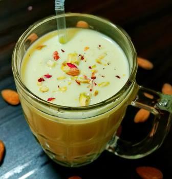 बादाम मिल्क शेक रेसिपी | Badam Milk shake Recipe in Hindi | Almond Milk (Badam Milk)