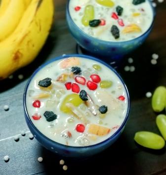 साबूदाना फ्रूट कस्टर्ड रेसिपी (sabudana fruit custard in hindi)