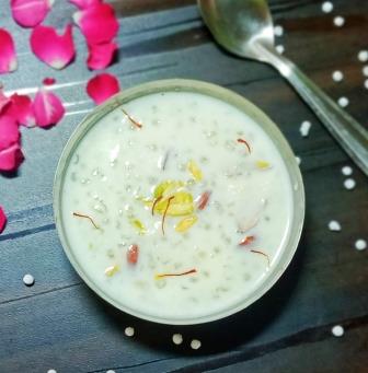 साबूदाना खीर रेसिपी | sabudana kheer recipe in hindi | साबक्की पायसा | सागो पायसम