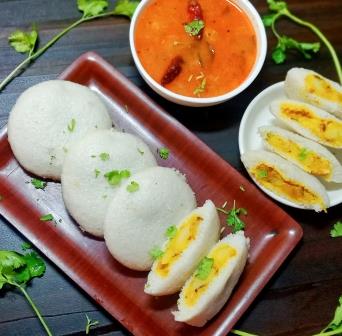 स्टफ्ड (भरवां) इडली रेसिपी | Stuffed Idli Recipe in hindi | How to make Aloo Stuffed masala Idli - स्टेप बाय स्टेप फोटो के साथ 