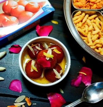 रेडी मिक्स गुलाब जामुन | Ready mix gulab jamun in hindi | झटपट गुलाब जामुन | easy gulab jamun recipe in hindi (स्टेप बाय स्टेप फोटो के साथ)