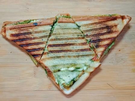 Veg cheese grilled sandwich recipe in hindi 15